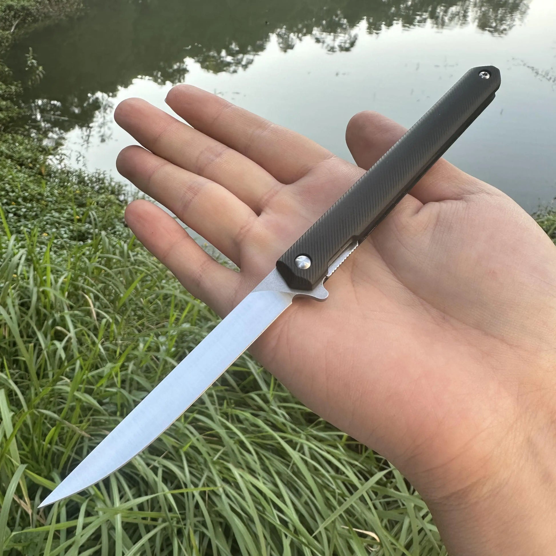 Couteau Bushcraft Lame Fine Noir | France Survivalisme