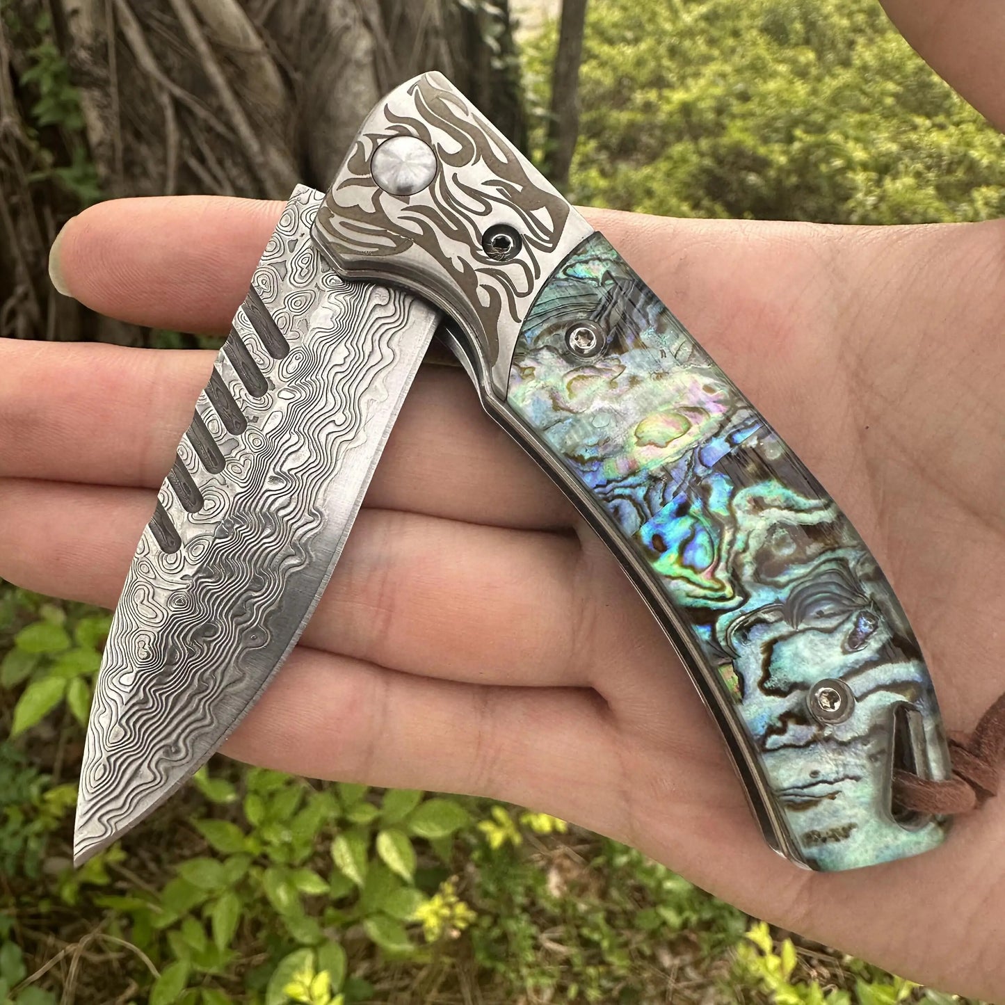 Couteau Pliant Survie Damas | France Survivalisme